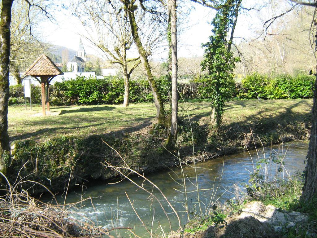 Chambres d'hôtes Au Pére Louis Labastide-du-Vert Exterior foto