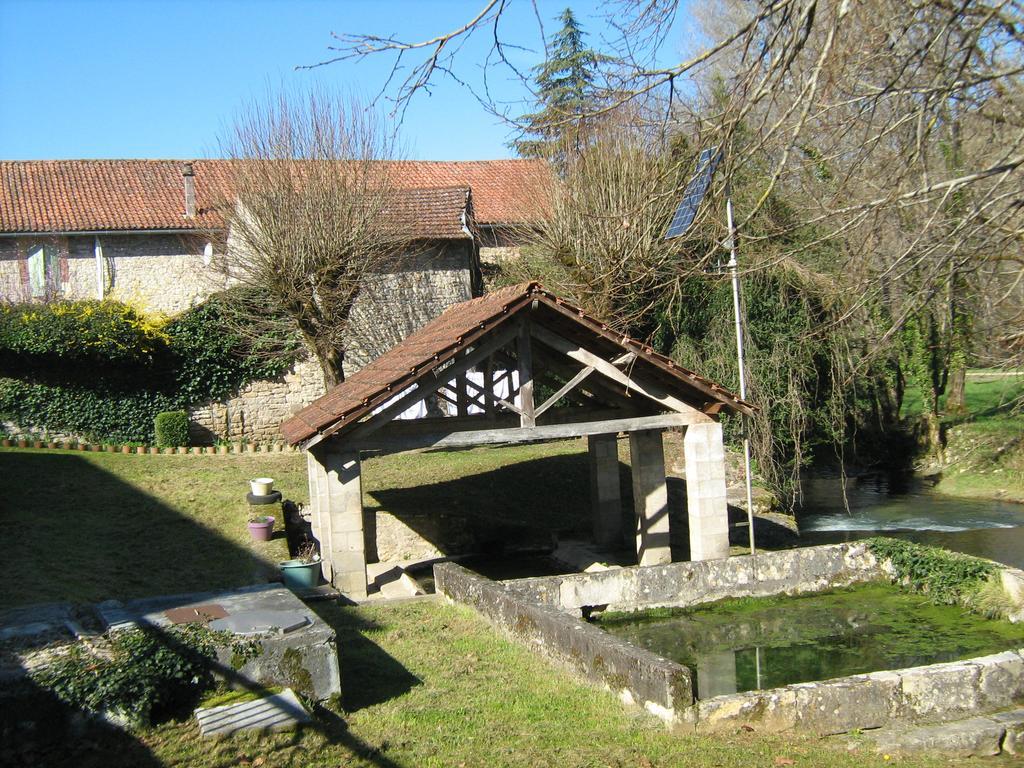 Chambres d'hôtes Au Pére Louis Labastide-du-Vert Exterior foto